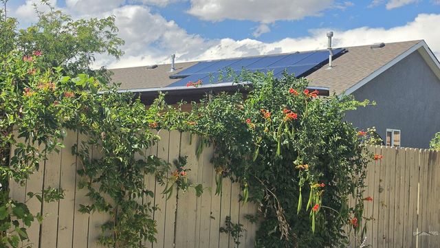 2224 Crestwood Ln, Pueblo, CO 81008