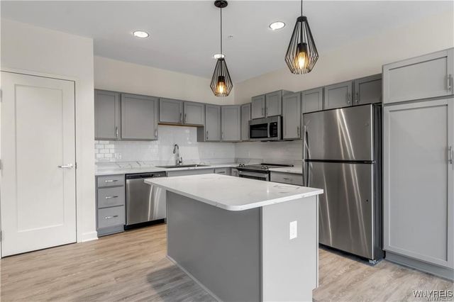 5712 Main Street 220, Amherst, NY 14221