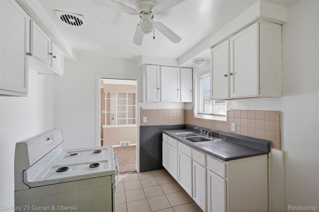 17831 Hoover Street, Detroit, MI 48205