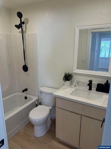 871 Bieber St NE, Salem, OR 97301