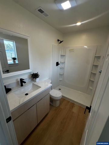 871 Bieber St NE, Salem, OR 97301