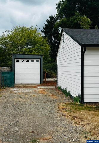 871 Bieber St NE, Salem, OR 97301