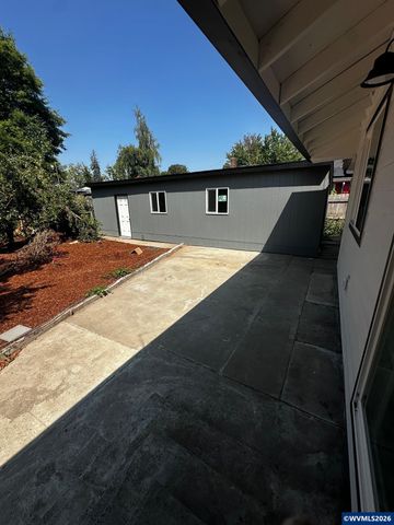 871 Bieber St NE, Salem, OR 97301