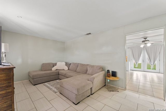 4435 Clear Spring Dr, San Antonio, TX 78217