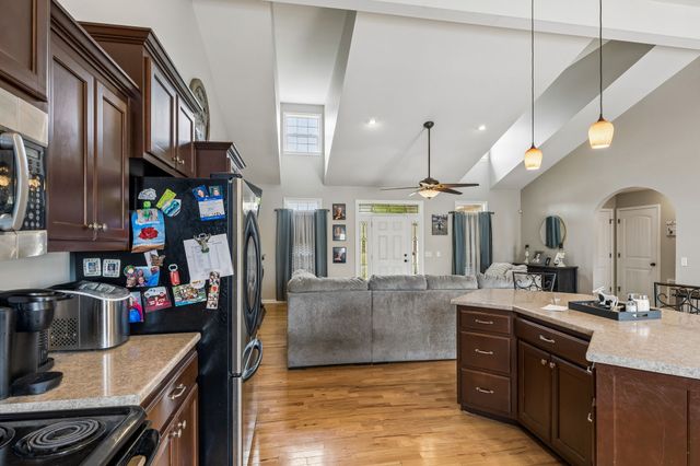 110 Chestnut Ln, Lawrenceburg, TN 38464