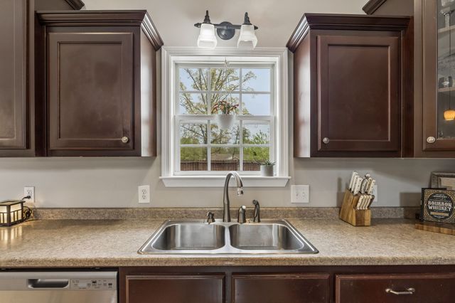 110 Chestnut Ln, Lawrenceburg, TN 38464