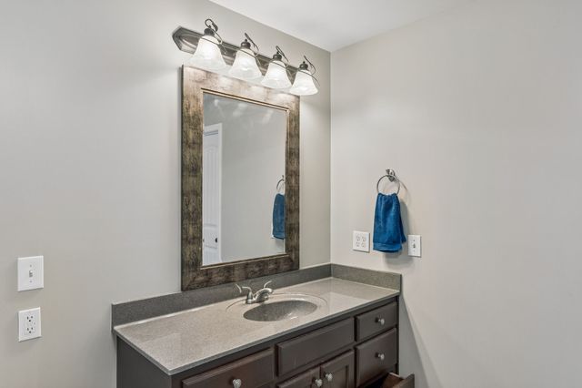 110 Chestnut Ln, Lawrenceburg, TN 38464