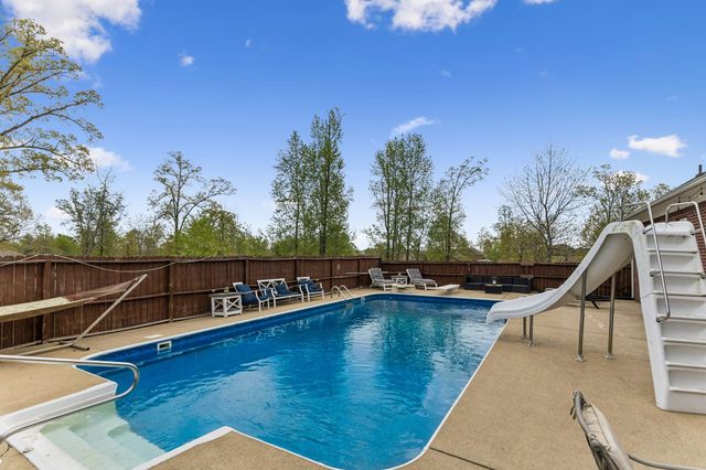 110 Chestnut Ln, Lawrenceburg, TN 38464