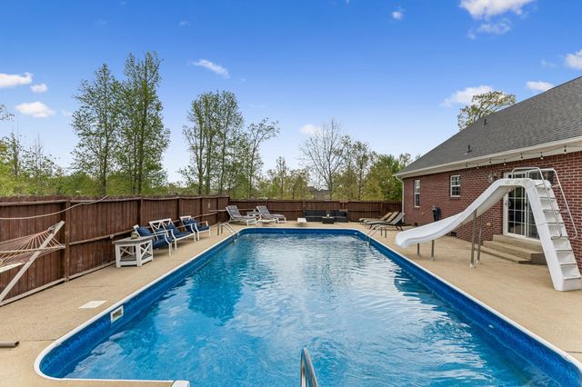 110 Chestnut Ln, Lawrenceburg, TN 38464