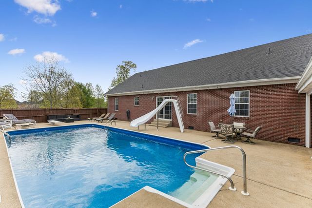 110 Chestnut Ln, Lawrenceburg, TN 38464