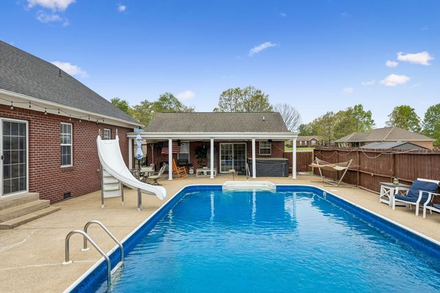 110 Chestnut Ln, Lawrenceburg, TN 38464