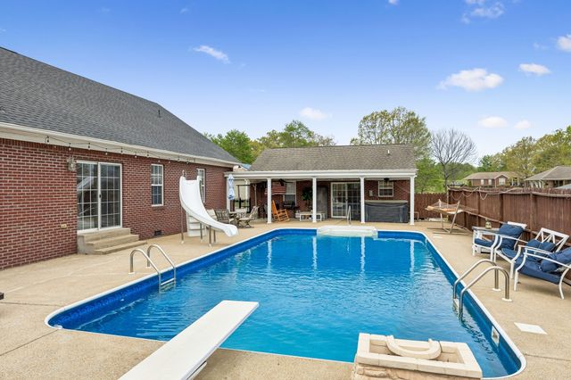 110 Chestnut Ln, Lawrenceburg, TN 38464