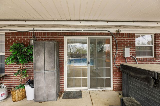 110 Chestnut Ln, Lawrenceburg, TN 38464