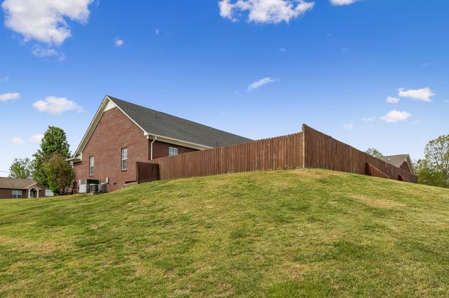 110 Chestnut Ln, Lawrenceburg, TN 38464