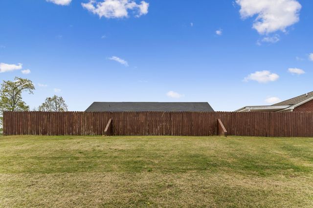 110 Chestnut Ln, Lawrenceburg, TN 38464