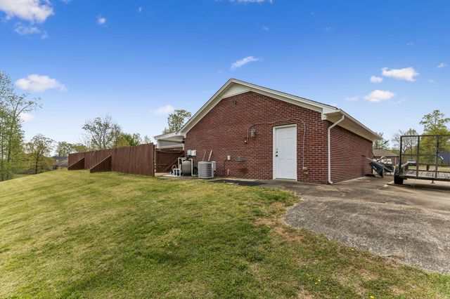 110 Chestnut Ln, Lawrenceburg, TN 38464