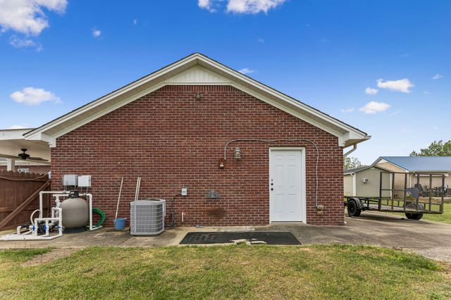 110 Chestnut Ln, Lawrenceburg, TN 38464