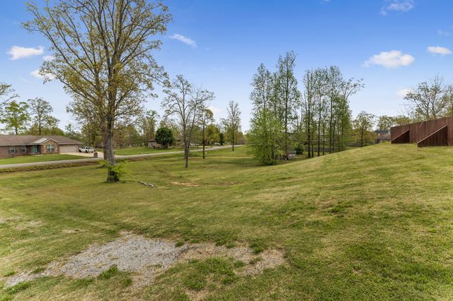 110 Chestnut Ln, Lawrenceburg, TN 38464