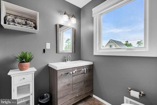 20 E LAKEWOOD AVE, Ocean Gate, NJ 08740