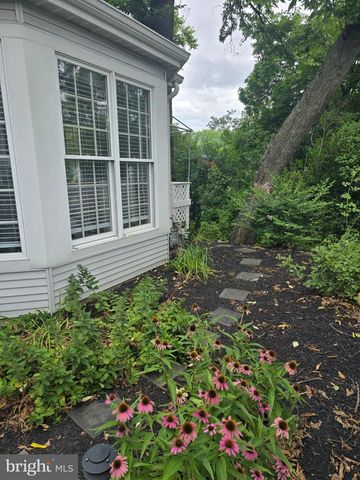 547 S 3RD ST, Lemoyne, PA 17043