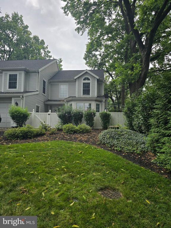 547 S 3RD ST, Lemoyne, PA 17043