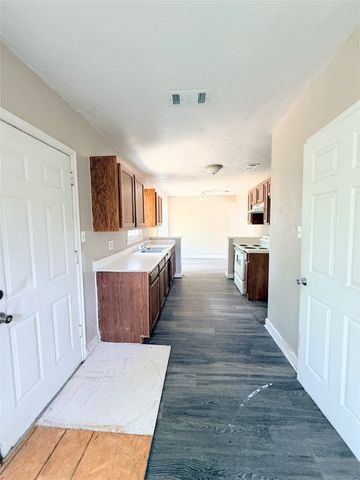 43 W Parnell Street, Denison, TX 75020