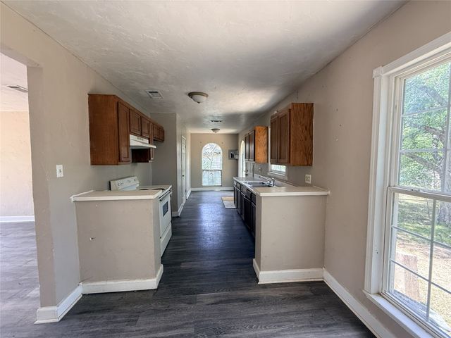 43 W Parnell Street, Denison, TX 75020