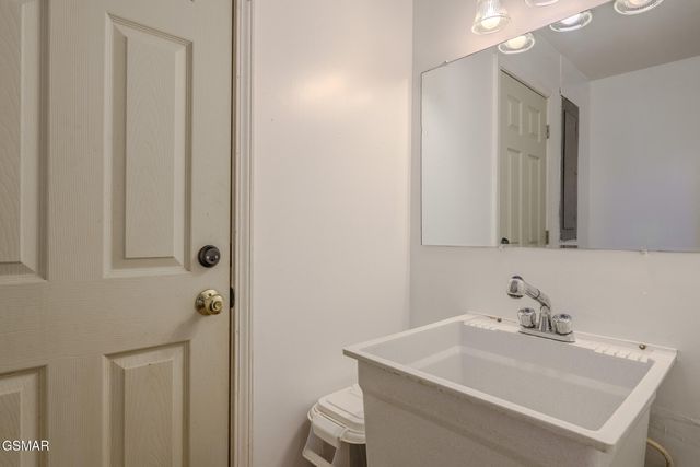 215 Valley Drive, Pigeon Forge, TN 37863