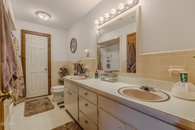 215 Valley Drive, Pigeon Forge, TN 37863