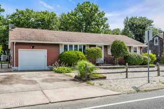 648 E Bayview Avenue, Ocean Gate, NJ 08740