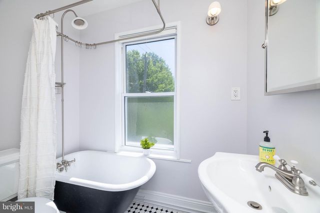 1810 MT SALEM LN, Wilmington, DE 19806