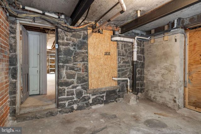 1810 MT SALEM LN, Wilmington, DE 19806