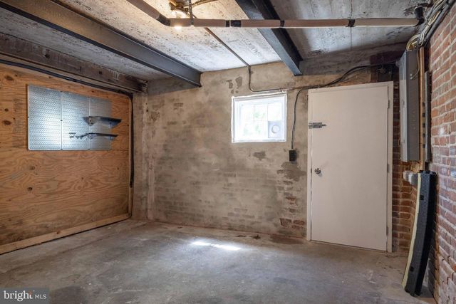 1810 MT SALEM LN, Wilmington, DE 19806