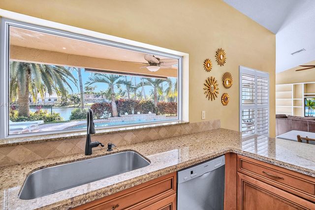 10230 Grove Ln, Cooper City, FL 33328