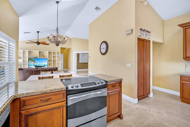 10230 Grove Ln, Cooper City, FL 33328