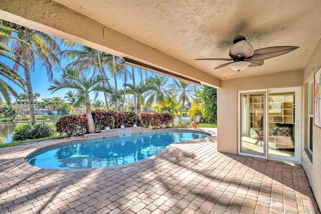 10230 Grove Ln, Cooper City, FL 33328