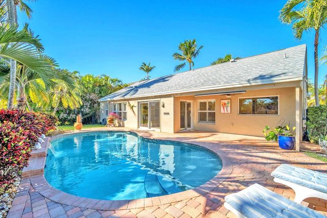 10230 Grove Ln, Cooper City, FL 33328