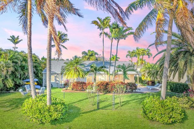 10230 Grove Ln, Cooper City, FL 33328