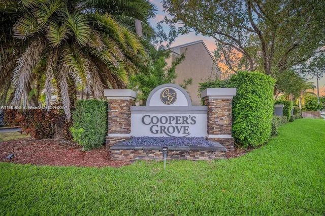 10230 Grove Ln, Cooper City, FL 33328