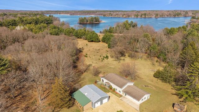 561 & 563 Underwood Avenue, Montello, WI 53949