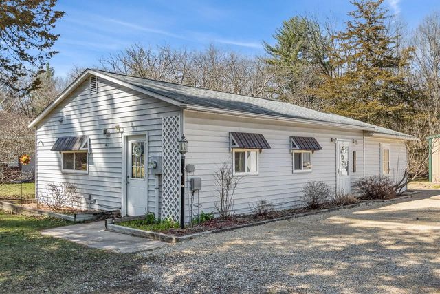 561 & 563 Underwood Avenue, Montello, WI 53949
