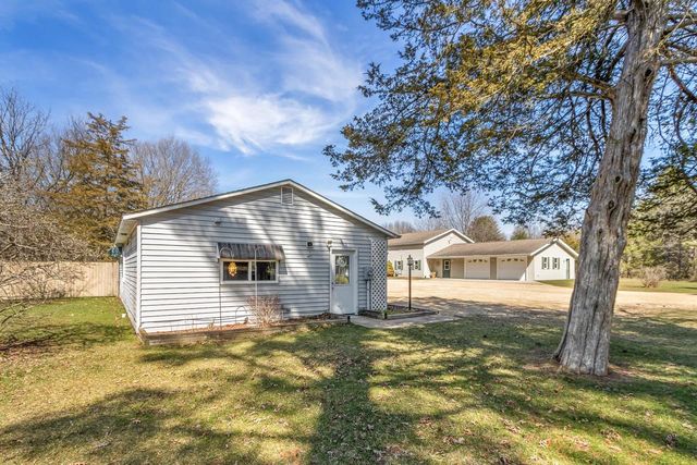 561 & 563 Underwood Avenue, Montello, WI 53949