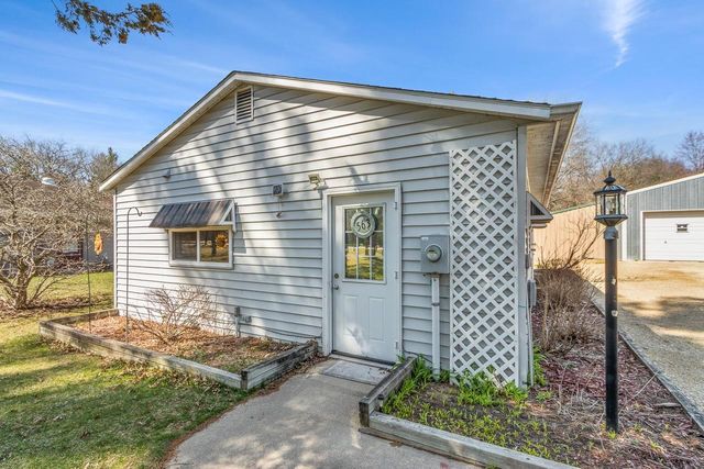 561 & 563 Underwood Avenue, Montello, WI 53949