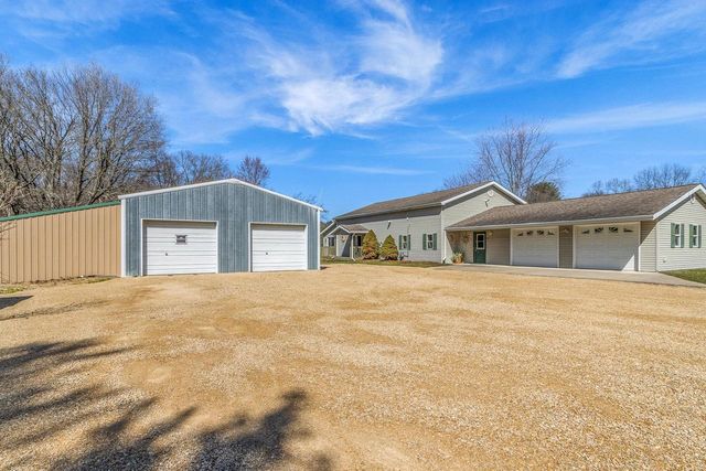 561 & 563 Underwood Avenue, Montello, WI 53949