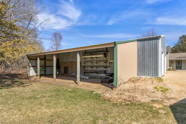 561 & 563 Underwood Avenue, Montello, WI 53949