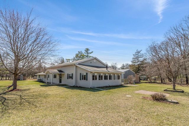 561 & 563 Underwood Avenue, Montello, WI 53949