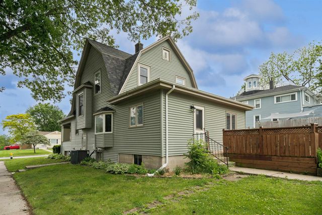 1703 Tremont Street, Cedar Falls, IA 50613