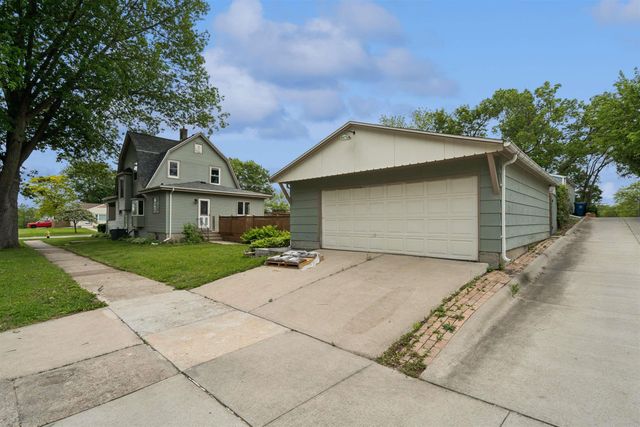 1703 Tremont Street, Cedar Falls, IA 50613
