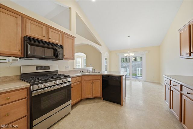 635 Durkin Way SW, North Canton, OH 44720