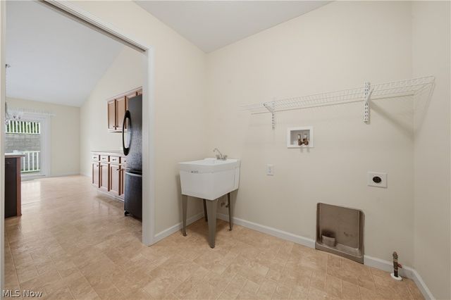 635 Durkin Way SW, North Canton, OH 44720
